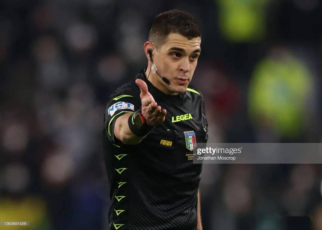 英雄联盟-清晨意大利杯焦点战；成都蓉城单刀错失；悬念犹存；训练强度明显提升的简单介绍